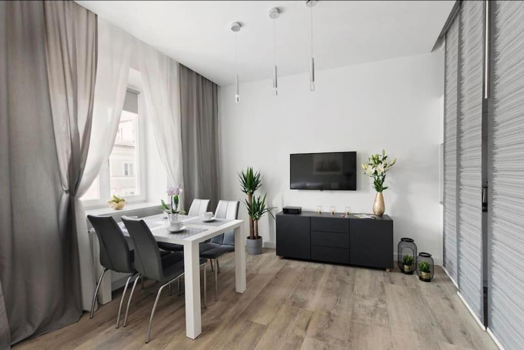 Nowy Swiat 60 - 170 M Do Metra - Prywatne Mieszkanie W Centrum Warszawy - Better Rental Varşovia Exterior foto